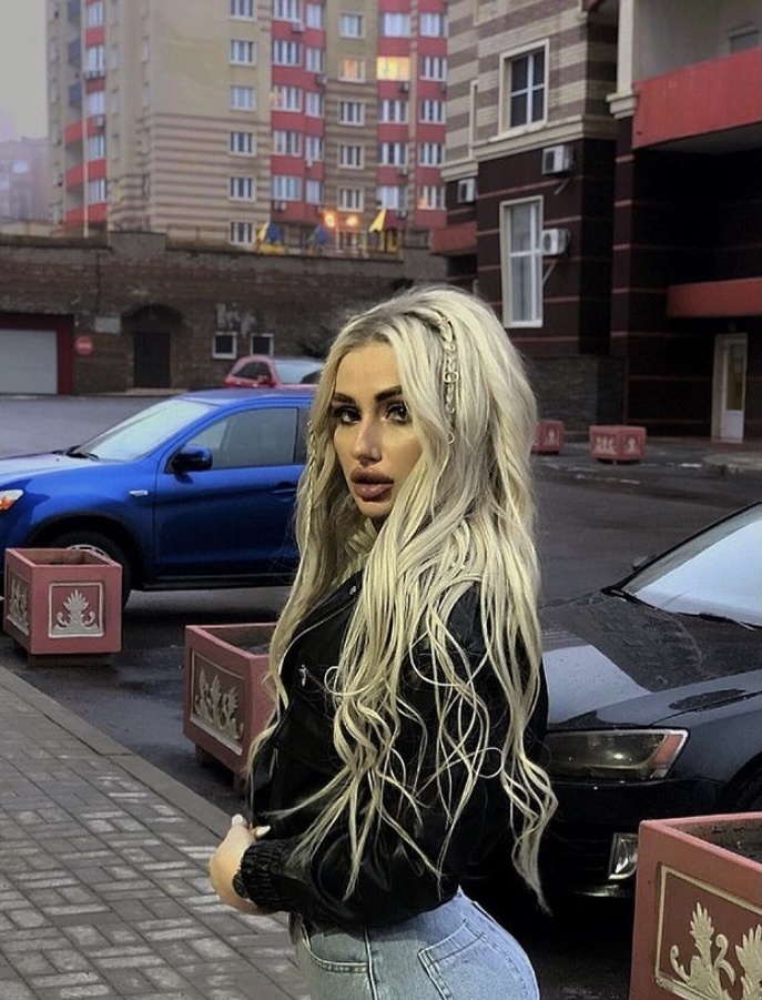 🎥 Алиса привлекальеная девушка из Боково-Хрустального цена от 6000 руб