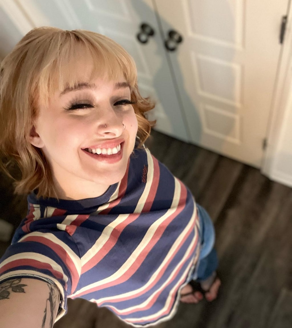 Юля привлекальеная девушка из Боково-Хрустального цена от 5000 руб