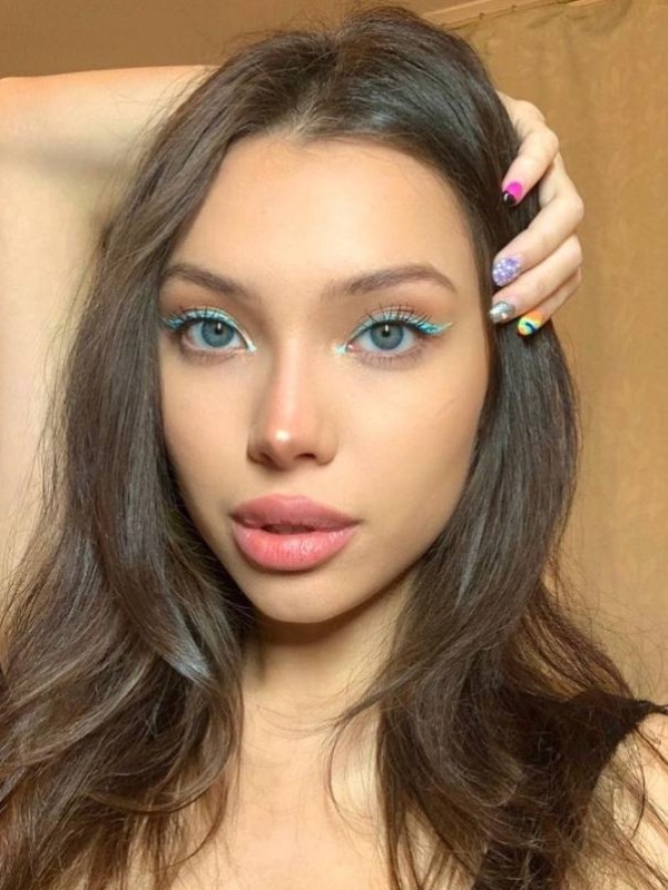 Ольга привлекательная девушка из Боково-Хрустального цена от 6000 руб