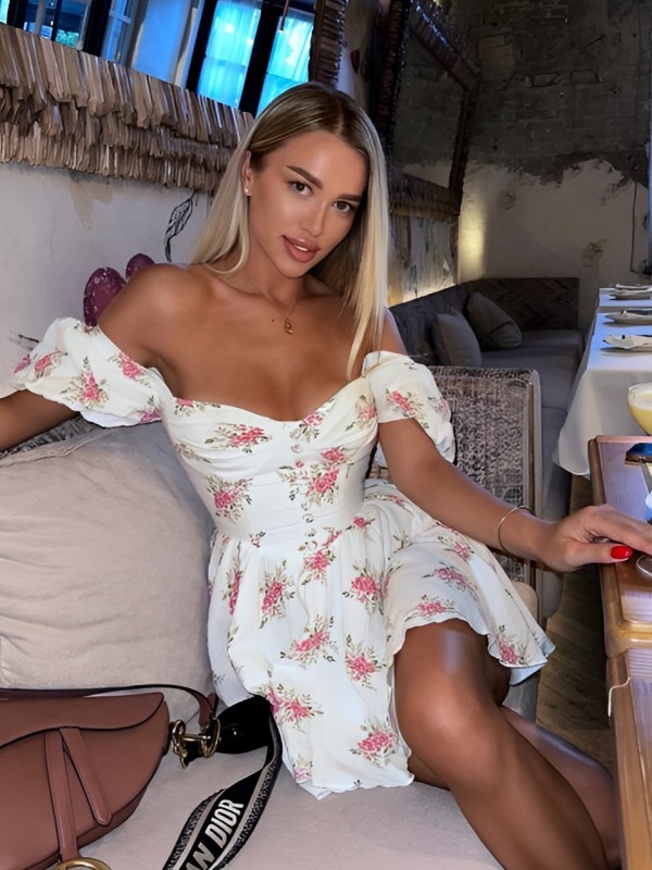 Кристина привлекательная девушка из Боково-Хрустального цена от 8000 руб